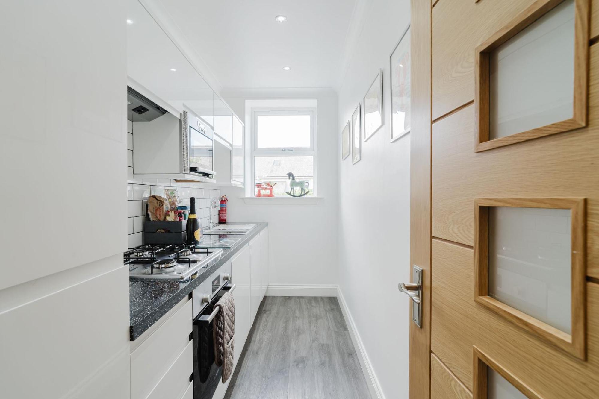 Way Apartment *